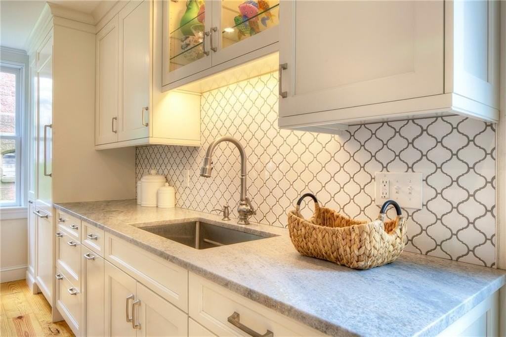 204 Spring Street - Photo 7 of 50