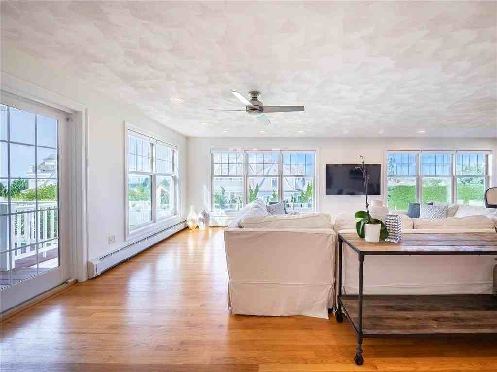 573 Wolcott Avenue - Photo 7 of 41