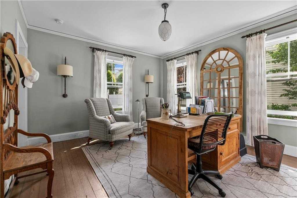 132 Ruggles Avenue - Photo 3 of 24