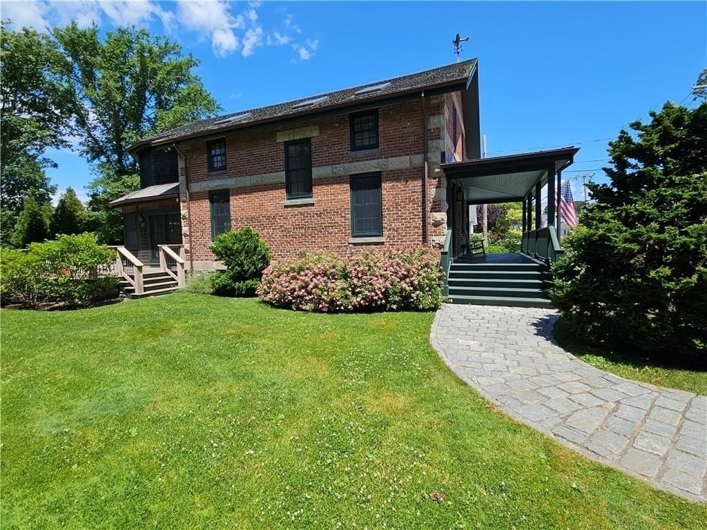 209 Coggeshall Avenue - Photo 5 of 49