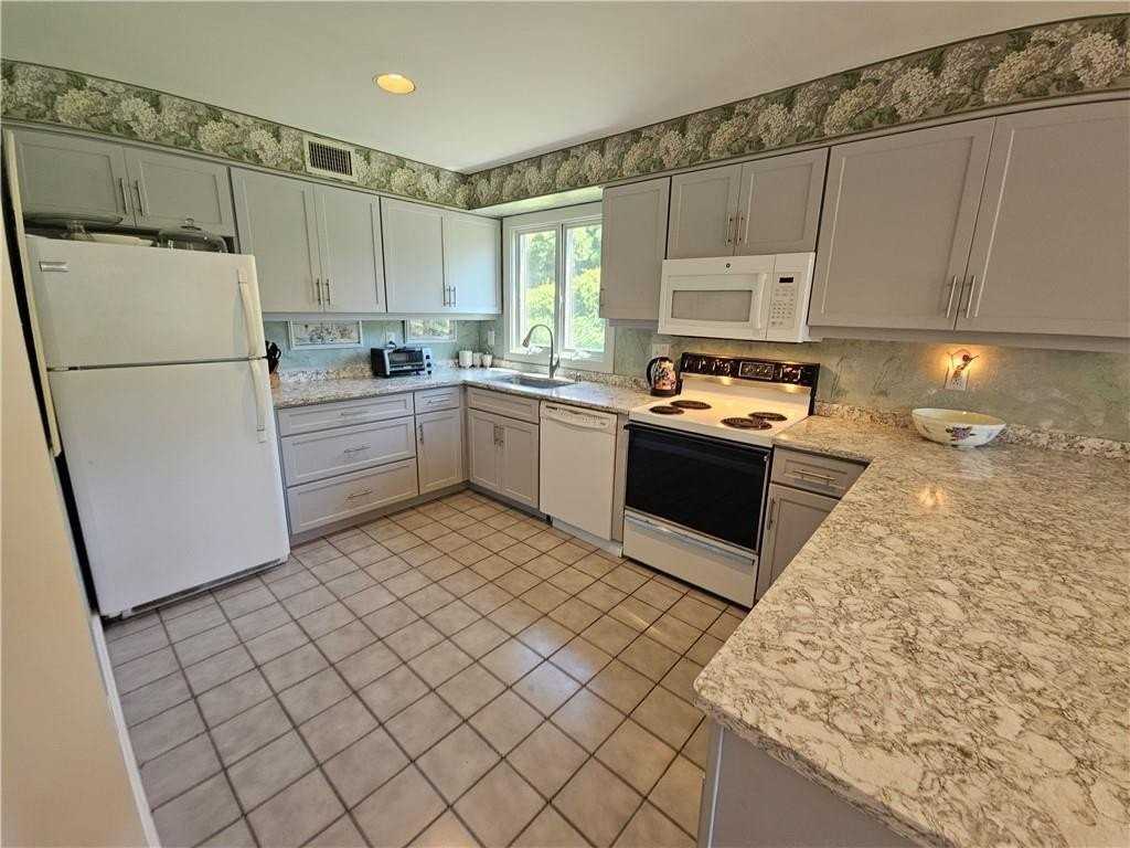 15 Hammersmith Road #33 - Photo 7 of 49