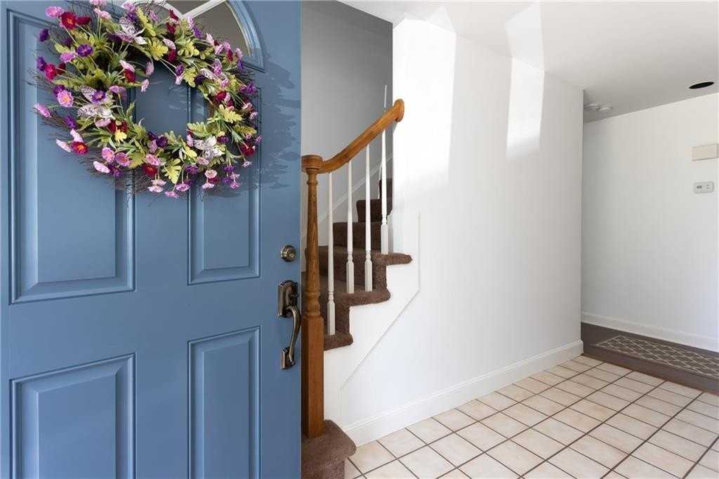 327 Corey Lane - Photo 4 of 30