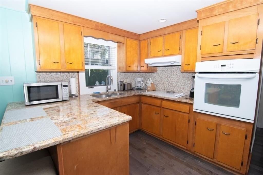 15 Treasure Road - Photo 3 of 10