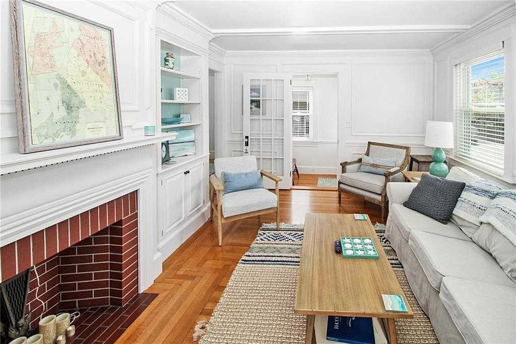 28 West Narragansett Avenue - Photo 5 of 37