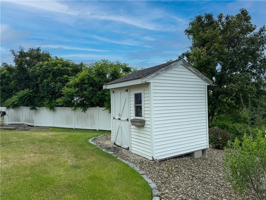 2 Beatrice Ln - Photo 5 of 26