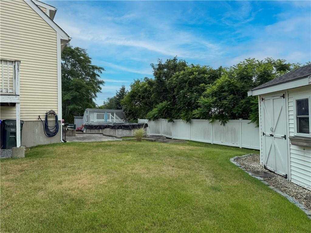 2 Beatrice Ln - Photo 6 of 26