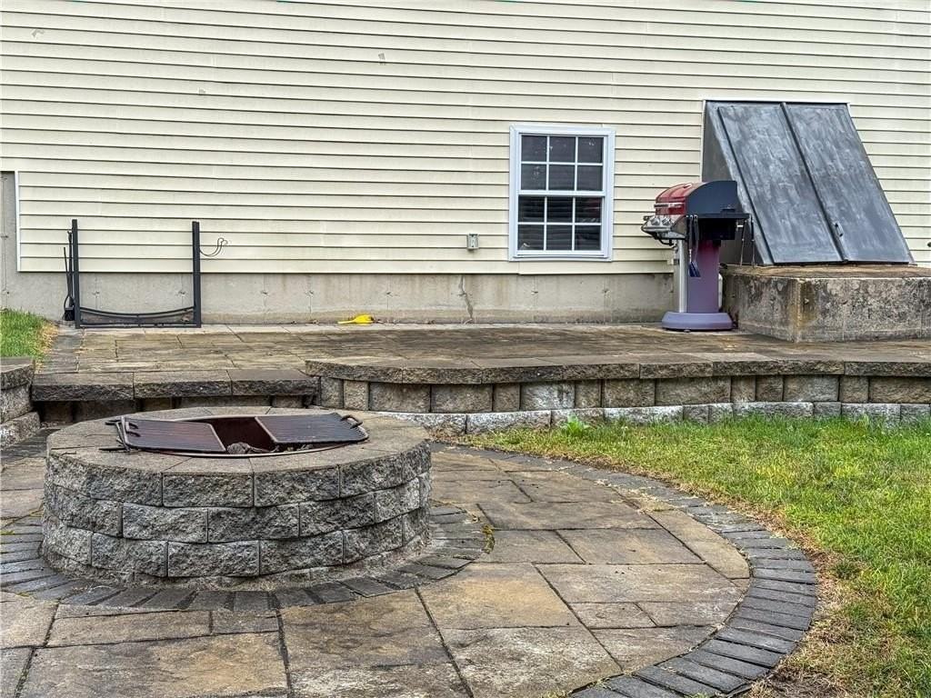 2 Beatrice Ln - Photo 7 of 26