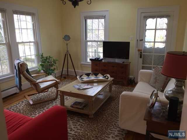 416 Lake Rd - Photo 3 of 9