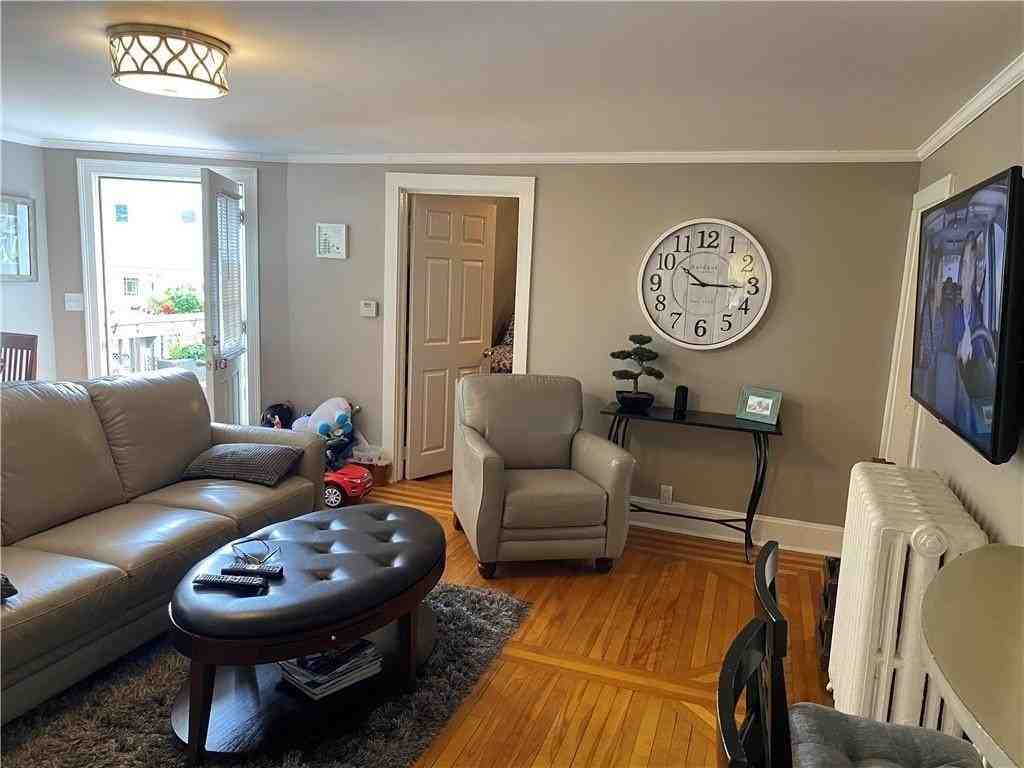 4 Hammond Street #5 - Photo 4 of 17