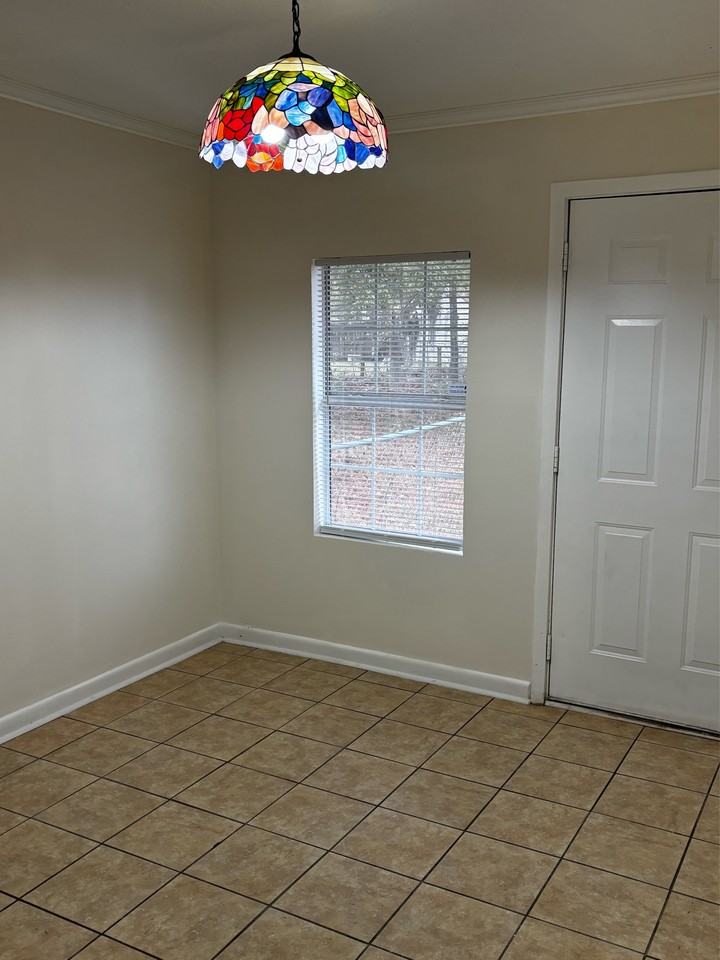 179 Cherokee Cir #1 - Photo 4 of 9