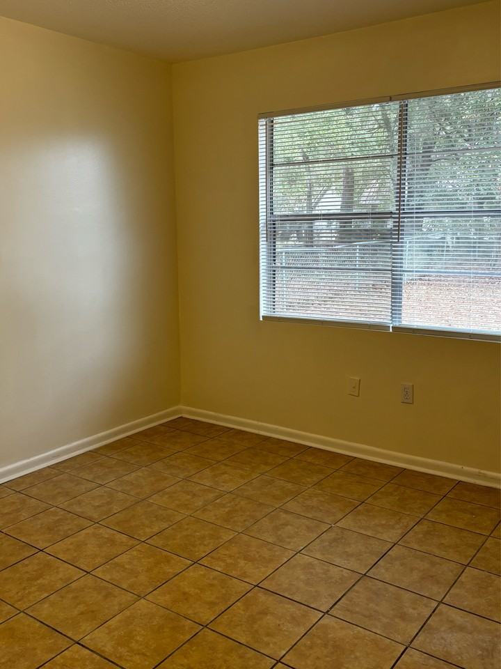 179 Cherokee Cir #1 - Photo 5 of 9