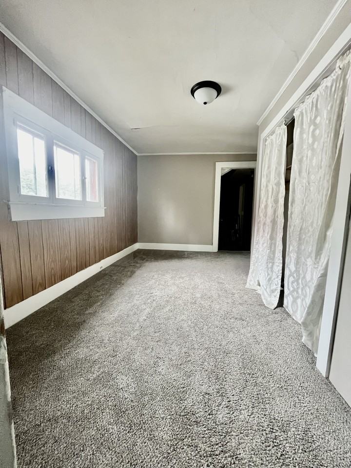 412 North Martin Street - Photo 3 of 10