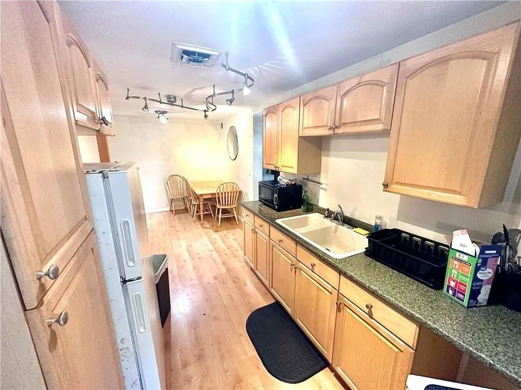 42 Broadway - Photo 2 of 8