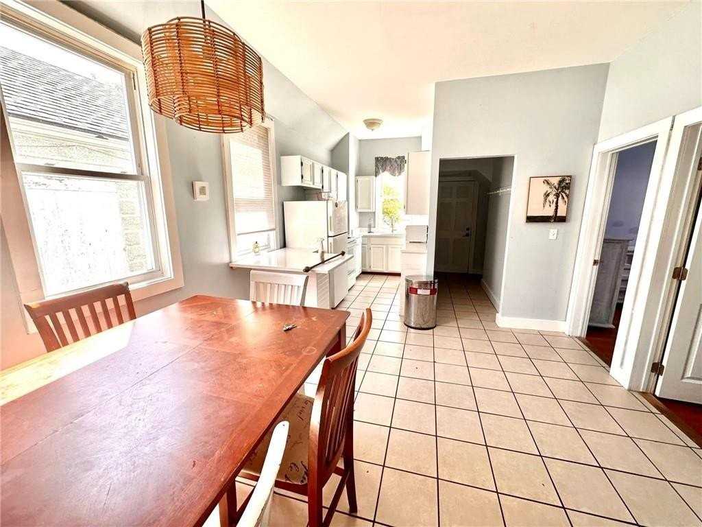 693 Thames Street #1 - Photo 3 of 14