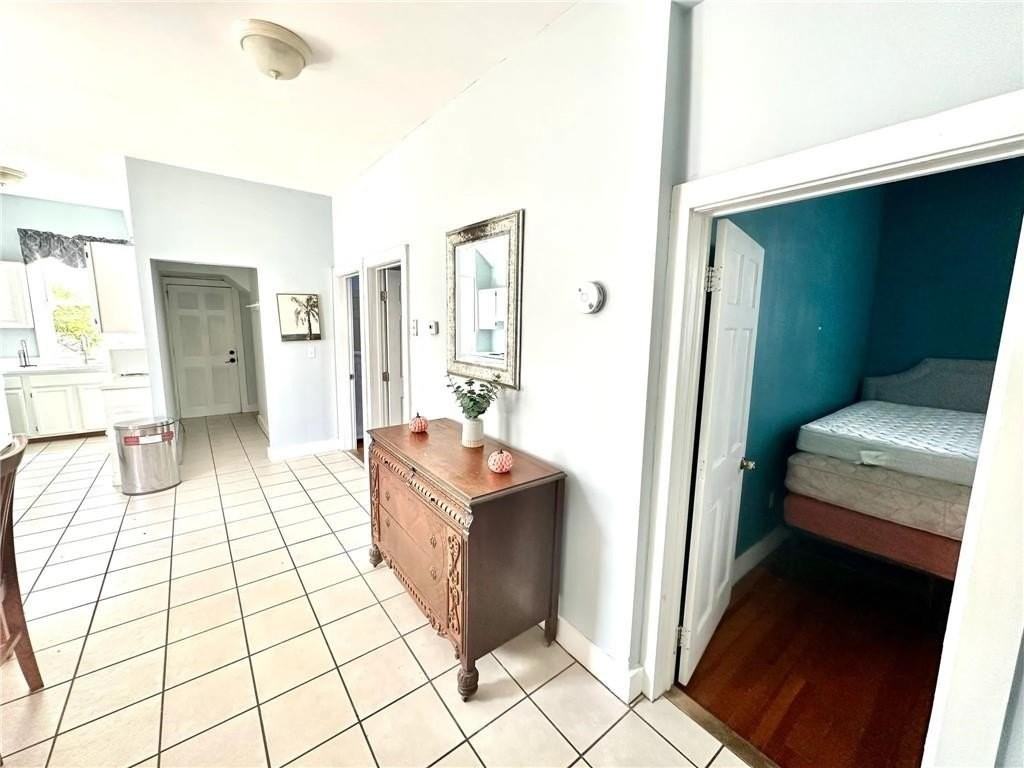 693 Thames Street #1 - Photo 5 of 14