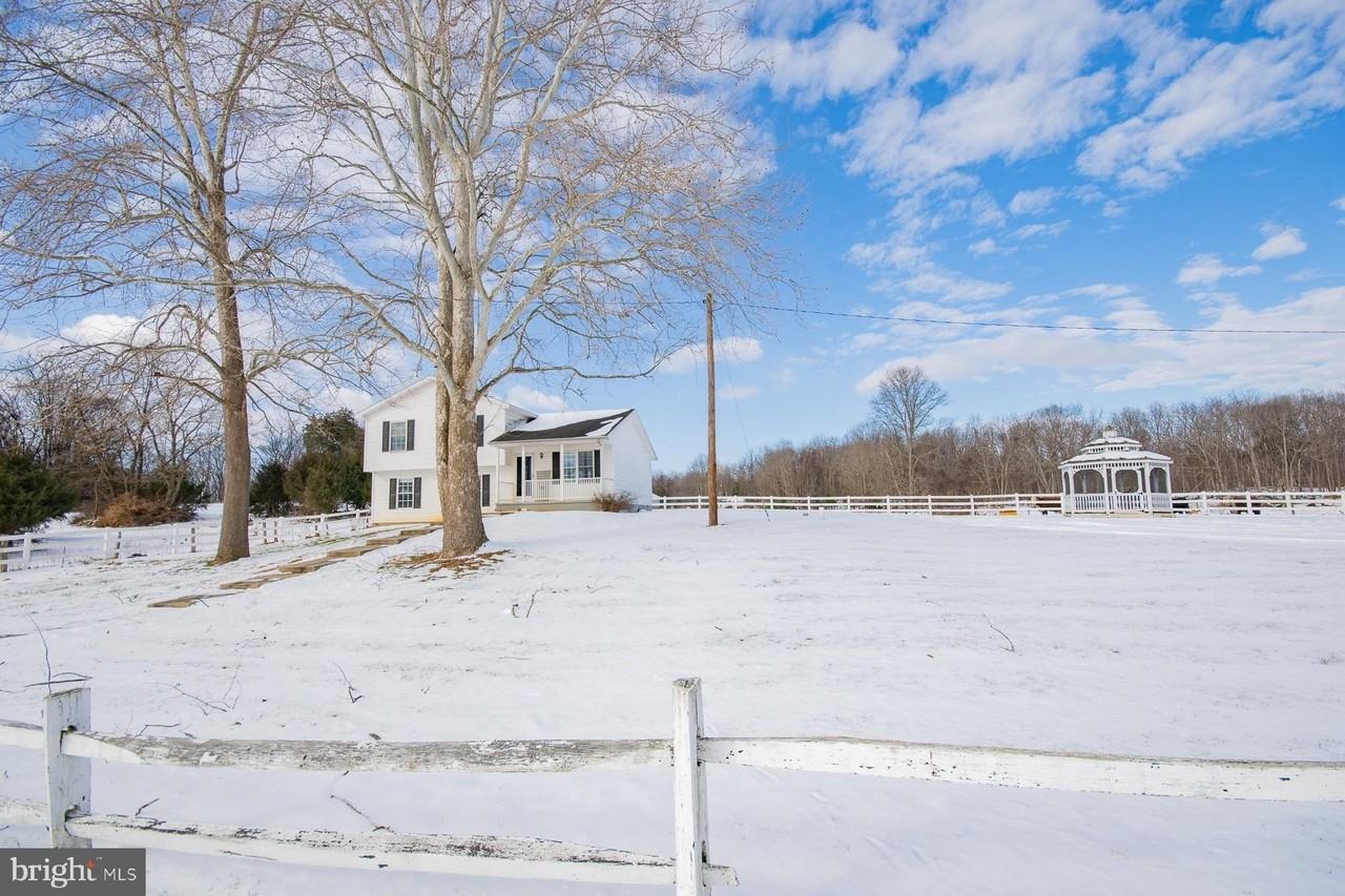 989 Cedar Ln - Photo 3 of 50