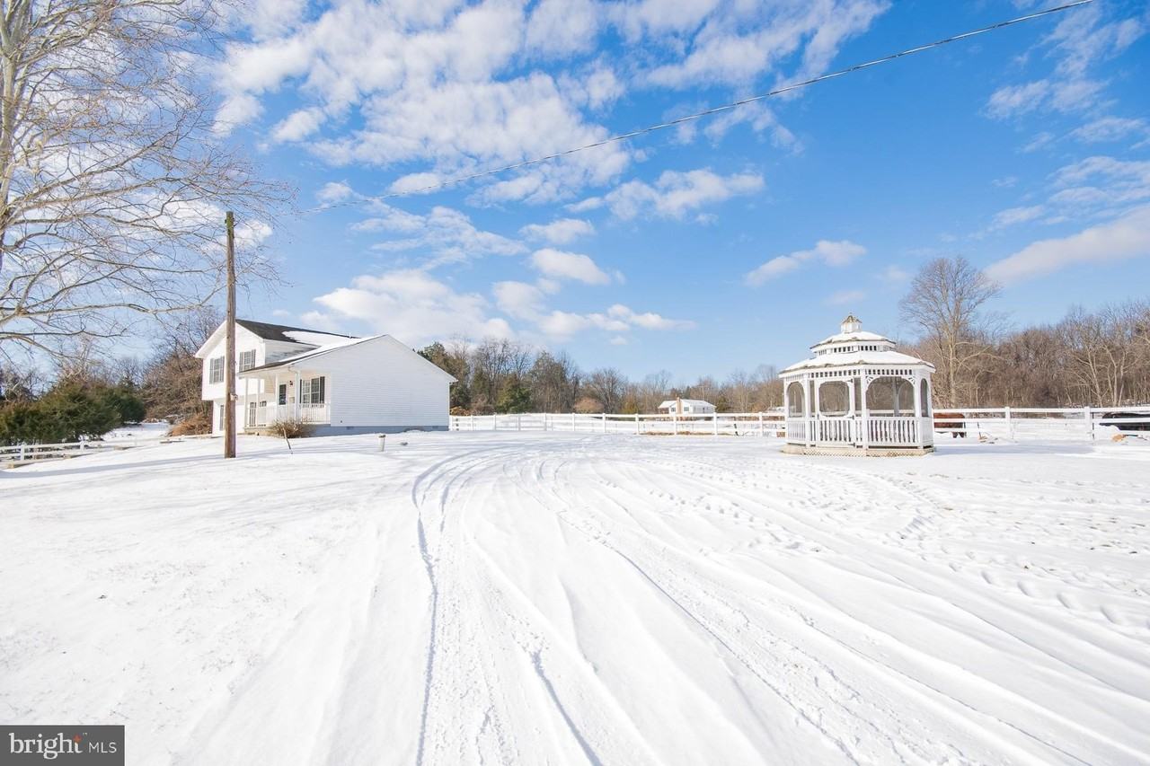 989 Cedar Ln - Photo 5 of 50