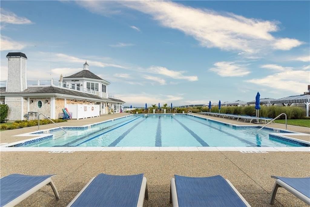 44 Wimbledon Circle - Photo 2 of 20