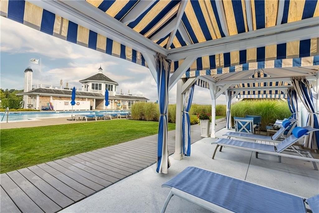 44 Wimbledon Circle - Photo 3 of 20