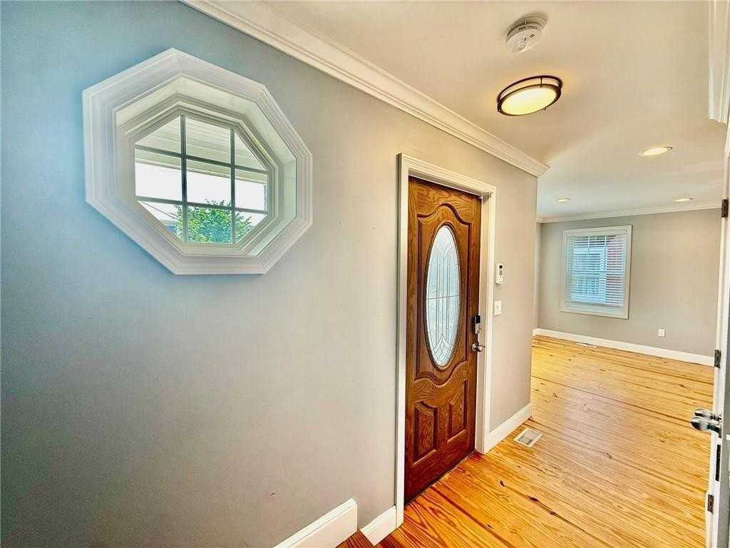 52 Bedlow Avenue - Photo 4 of 26