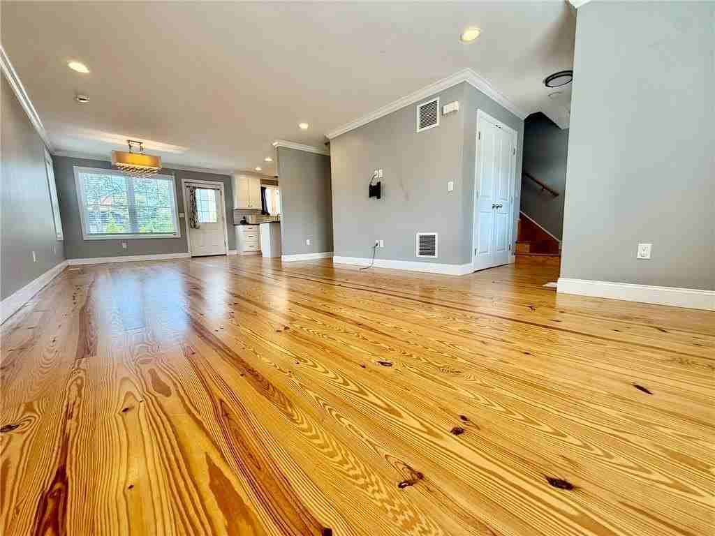 52 Bedlow Avenue - Photo 5 of 26