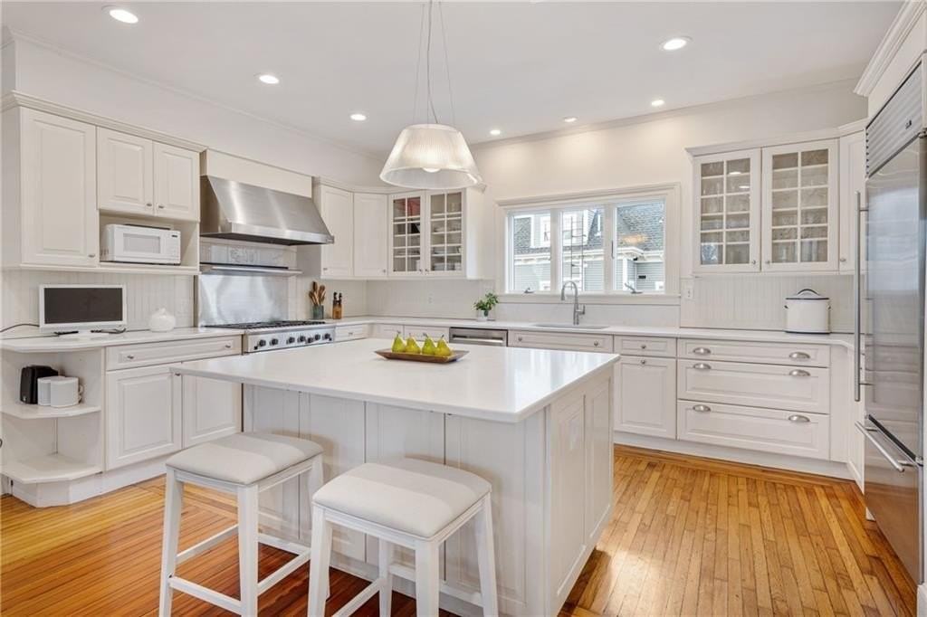 100 Coggeshall Avenue - Photo 7 of 38