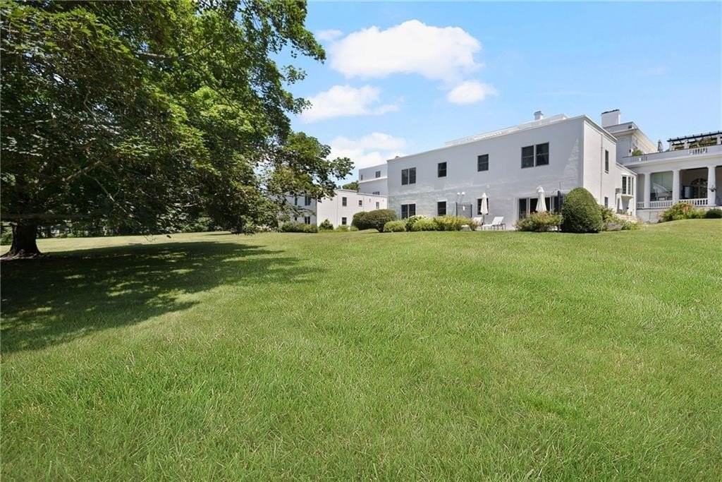 553 Bellevue Ave #1 - Photo 4 of 22