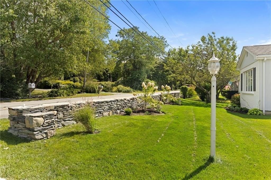 331 Third Beach Road - Photo 7 of 44