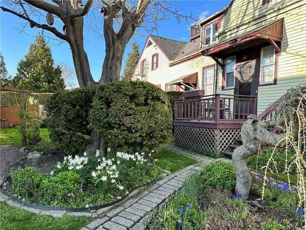 167 Coggeshall Avenue #A - Photo 5 of 50