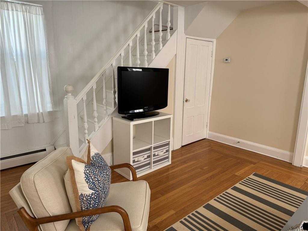 49 Connection St - Photo 7 of 34