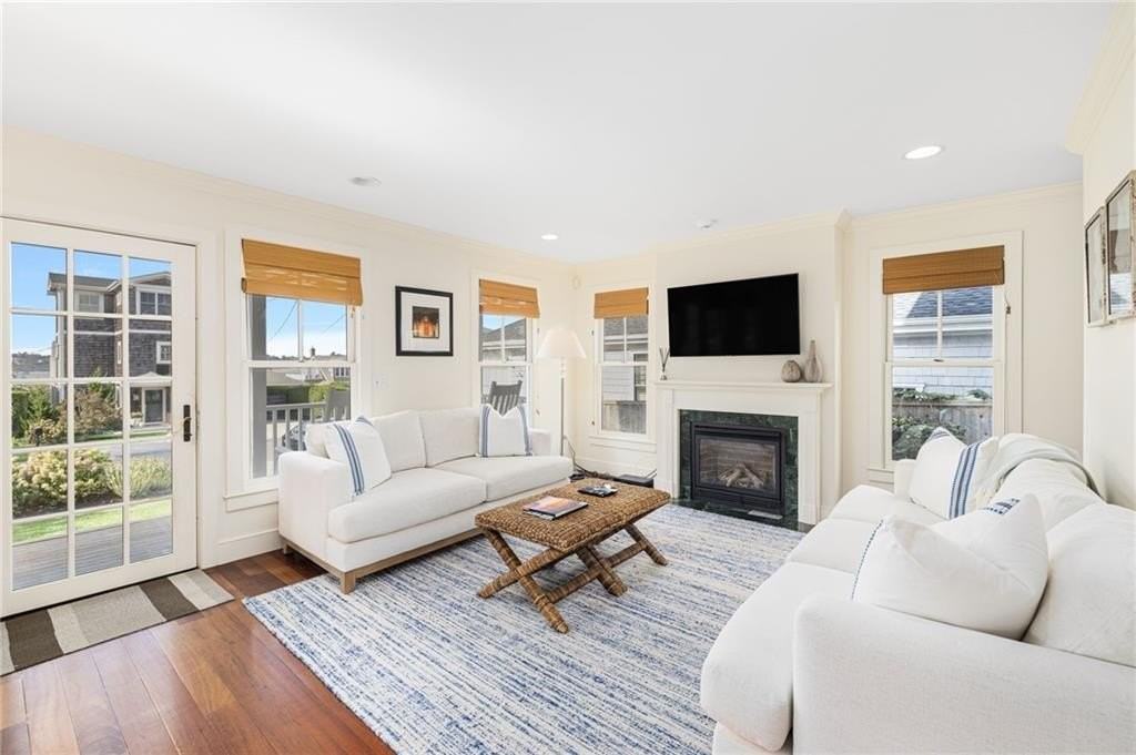 44 Tuckerman Avenue - Photo 3 of 45