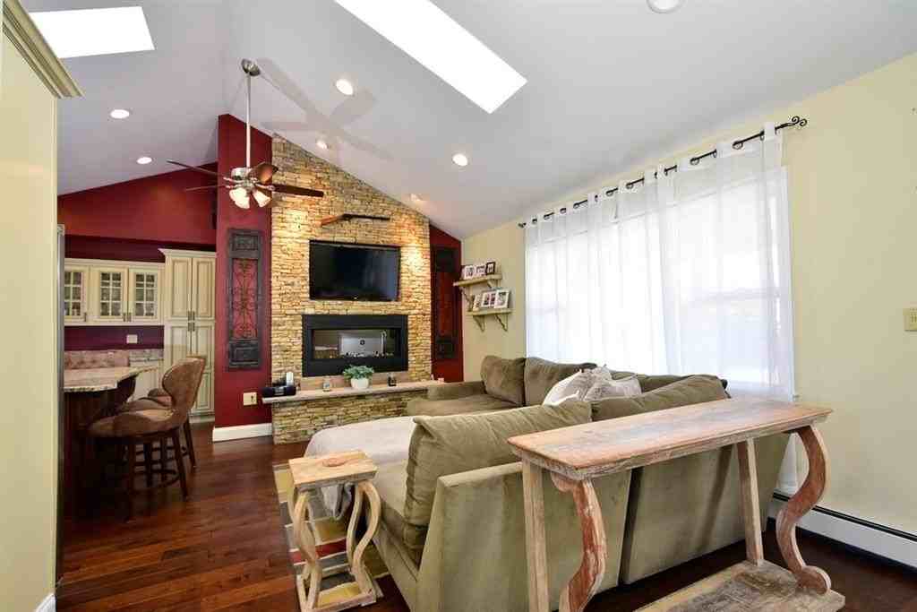 62 Reposa Square - Photo 2 of 22