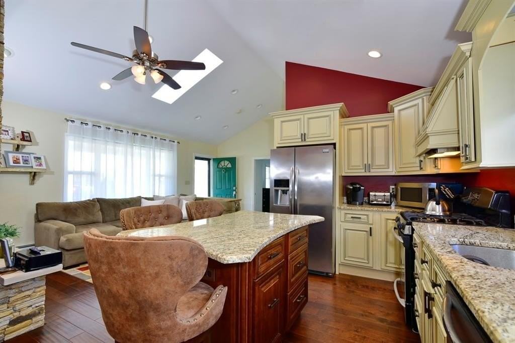 62 Reposa Square - Photo 7 of 22