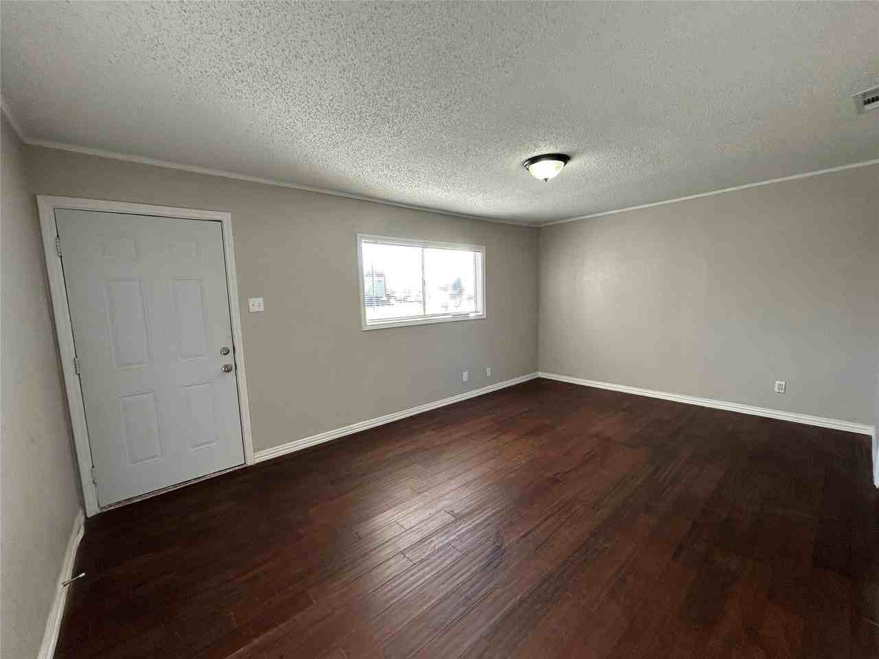 5409 Vesta Farley Rd - Photo 4 of 14