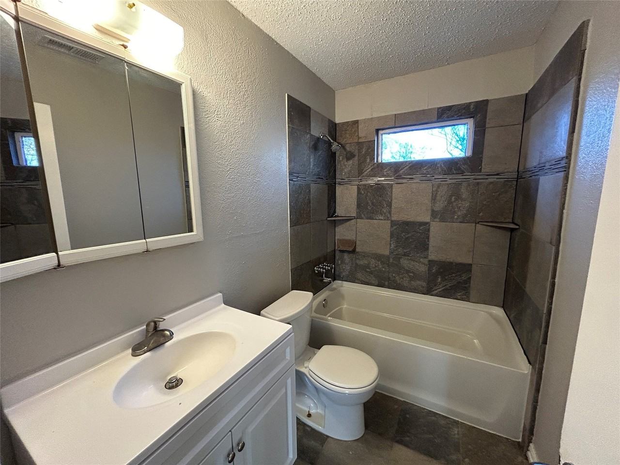 5409 Vesta Farley Rd - Photo 7 of 14