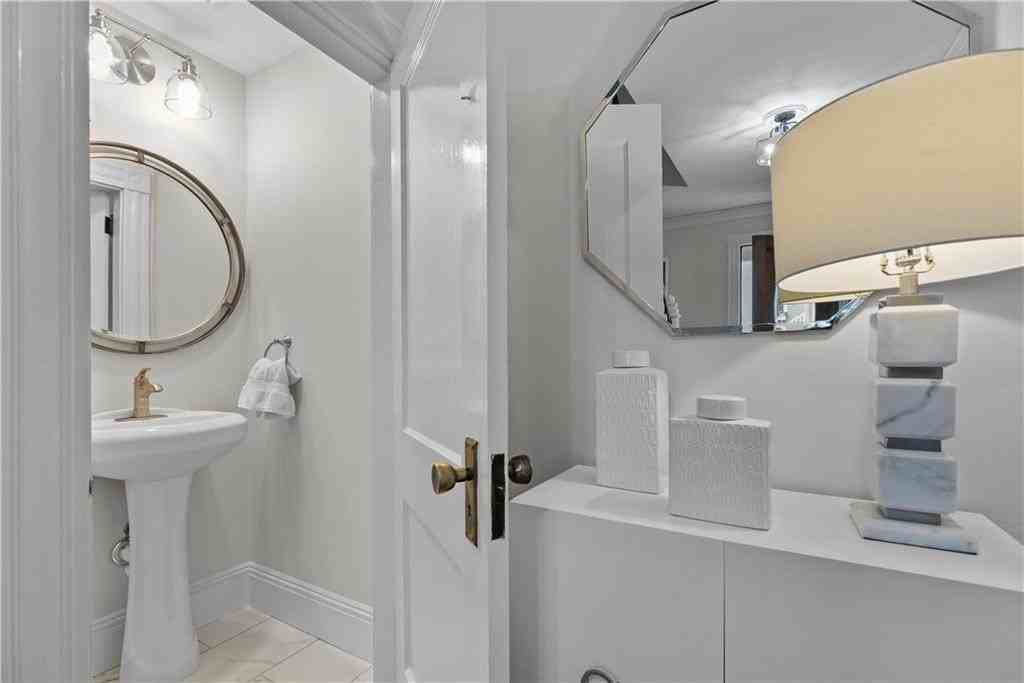 68 Roseneath Avenue - Photo 5 of 47