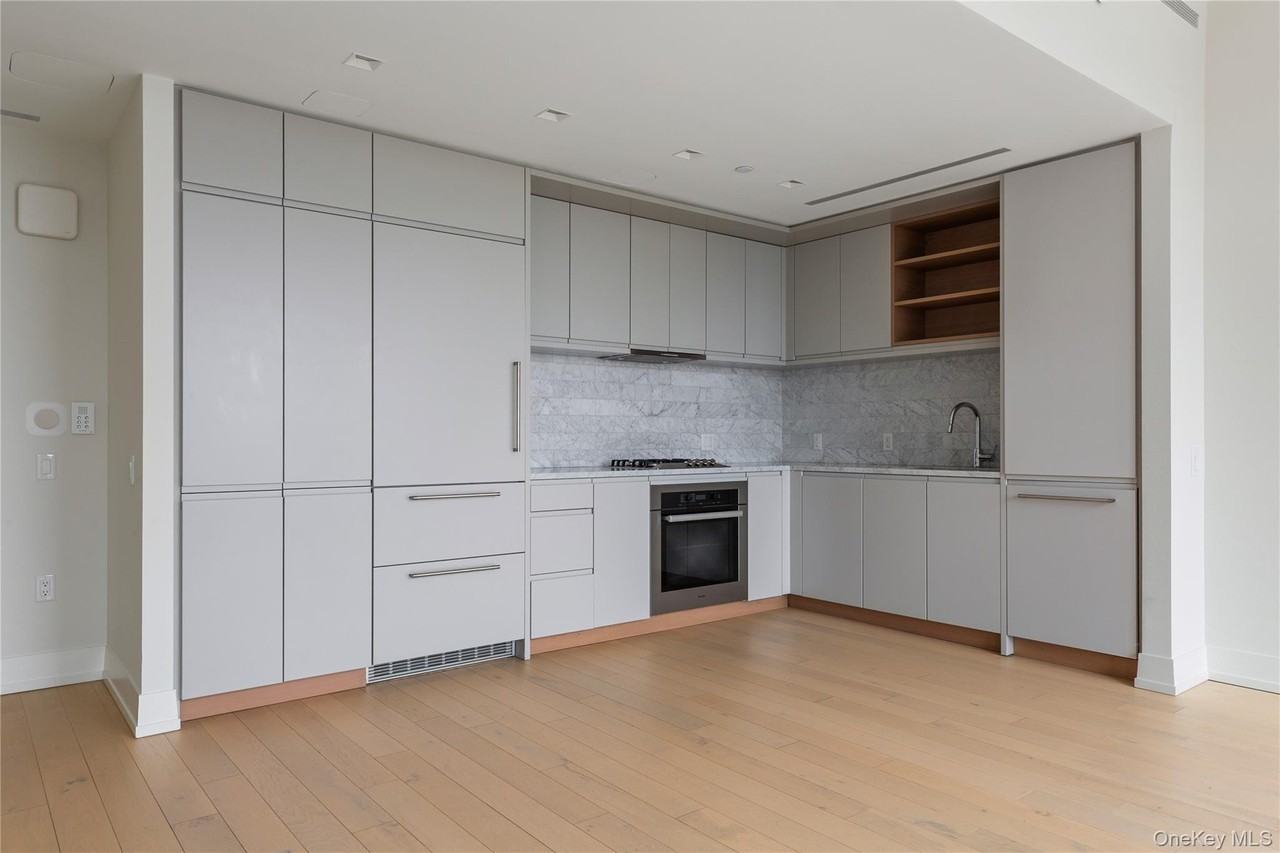 550 Vanderbilt Avenue ##915 - Photo 2 of 12