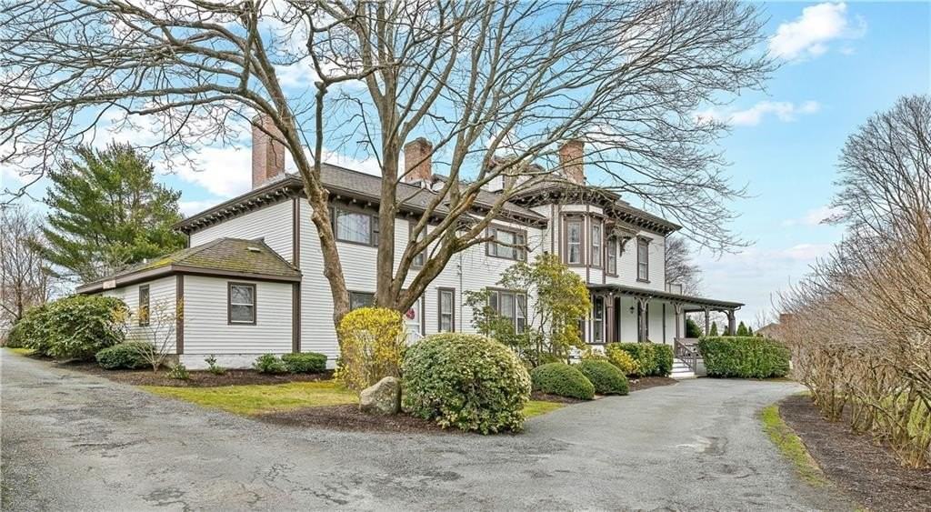 46 Chastellux Avenue #M8