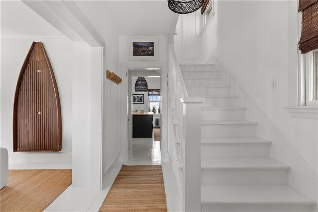 193 Coggeshall Avenue - Photo 3 of 30