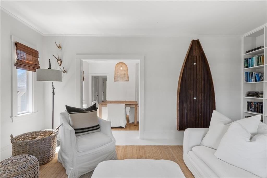 193 Coggeshall Avenue - Photo 7 of 30