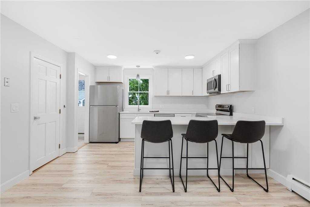 458 Thames Street #B - Photo 2 of 39