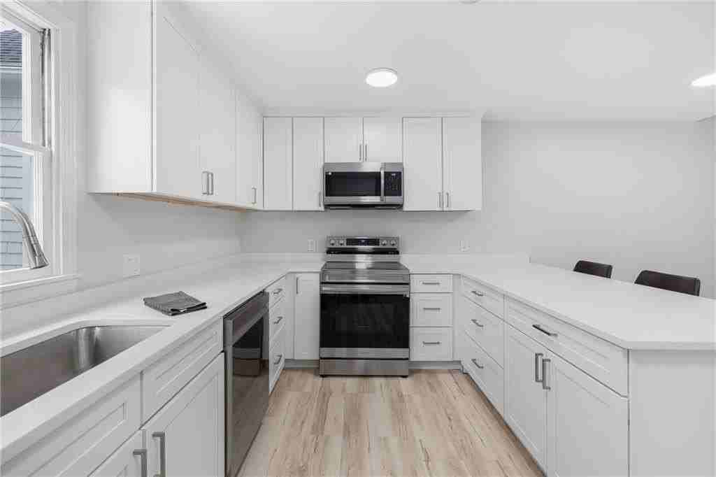 458 Thames Street #B - Photo 7 of 39