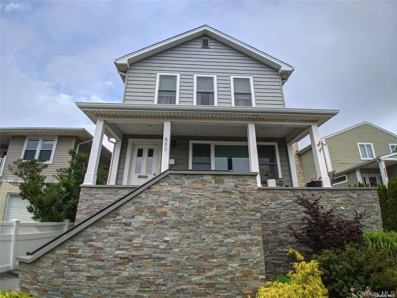 535 East Walnut Street ##Main