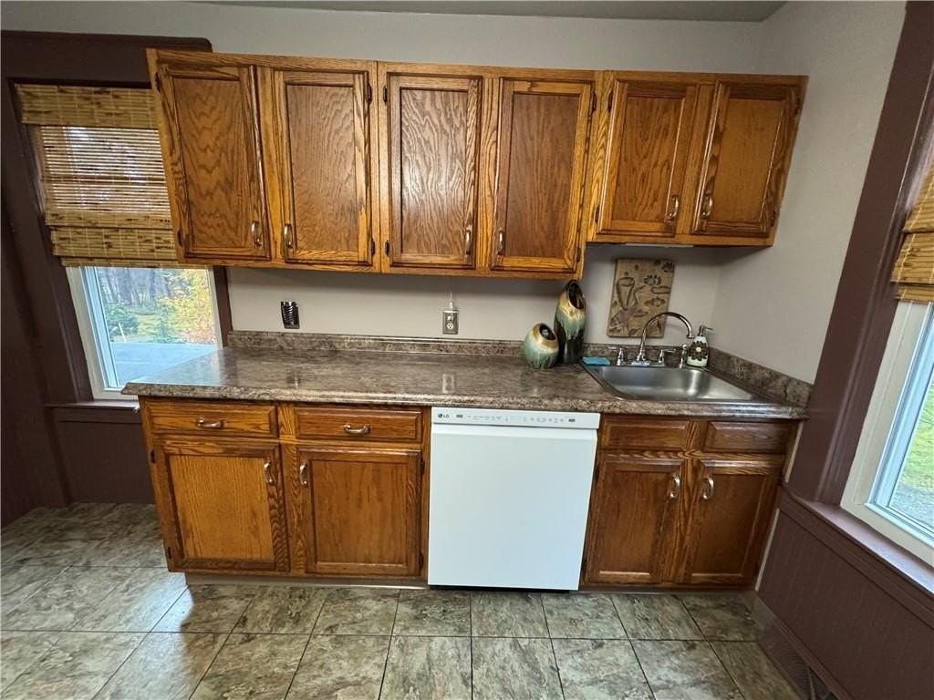 399 Central St - Photo 5 of 17