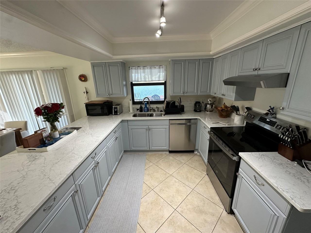 6657 Paul Mar Drive - Photo 7 of 22