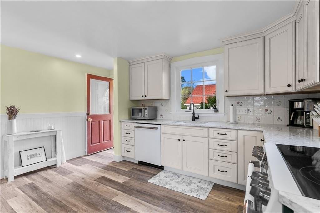 72 Kane Avenue - Photo 3 of 26