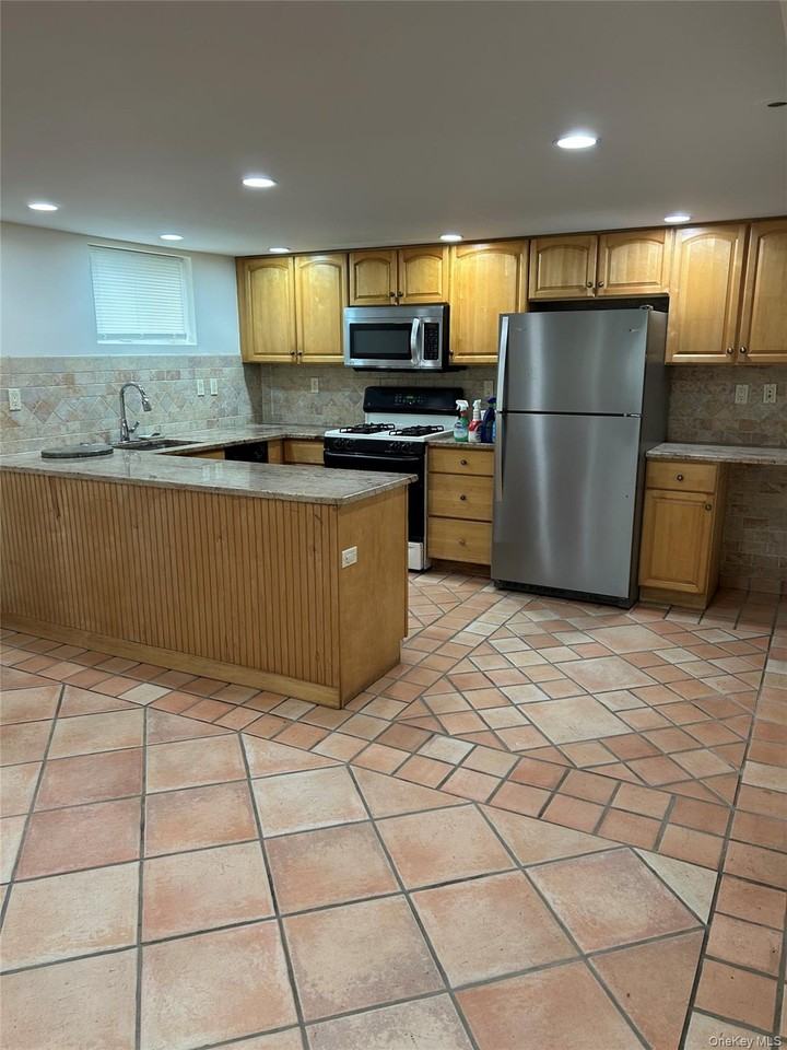 37 Memorial Drive - Photo 3 of 7