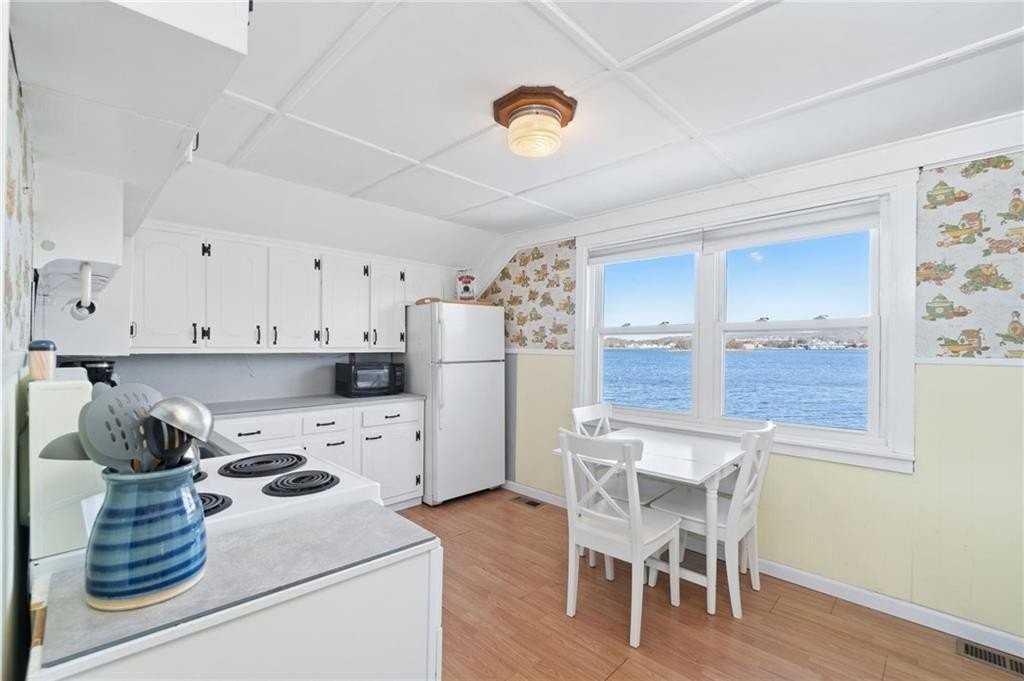 15 Cedar Avenue #2 - Photo 5 of 34