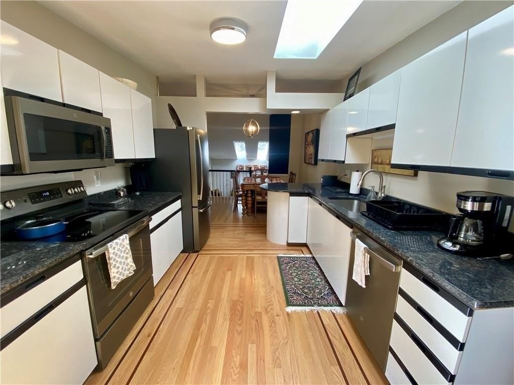 9 Shadowbrook Lane - Photo 2 of 22