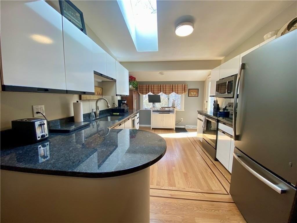 9 Shadowbrook Lane - Photo 3 of 22